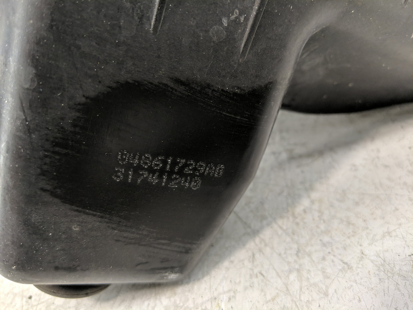 2011-2016 Chrysler Town & Country Air Cleaner Intake-duct Hose Tube - Oemusedautoparts1.com