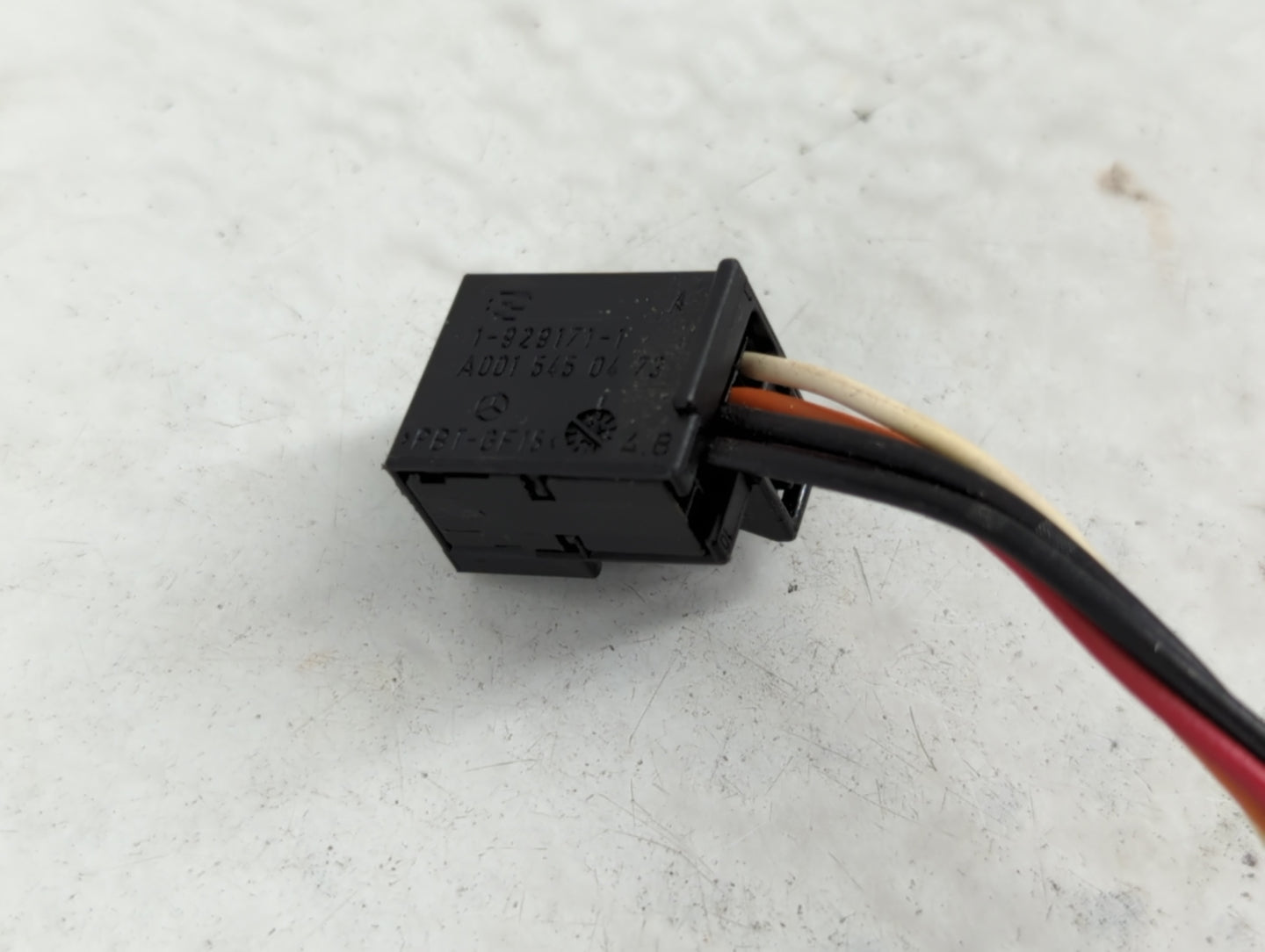 2011-2016 Chrysler Town & Country Passenger Side View Mirror - Right Door Mirror OEM Used - Oemusedautoparts1.com