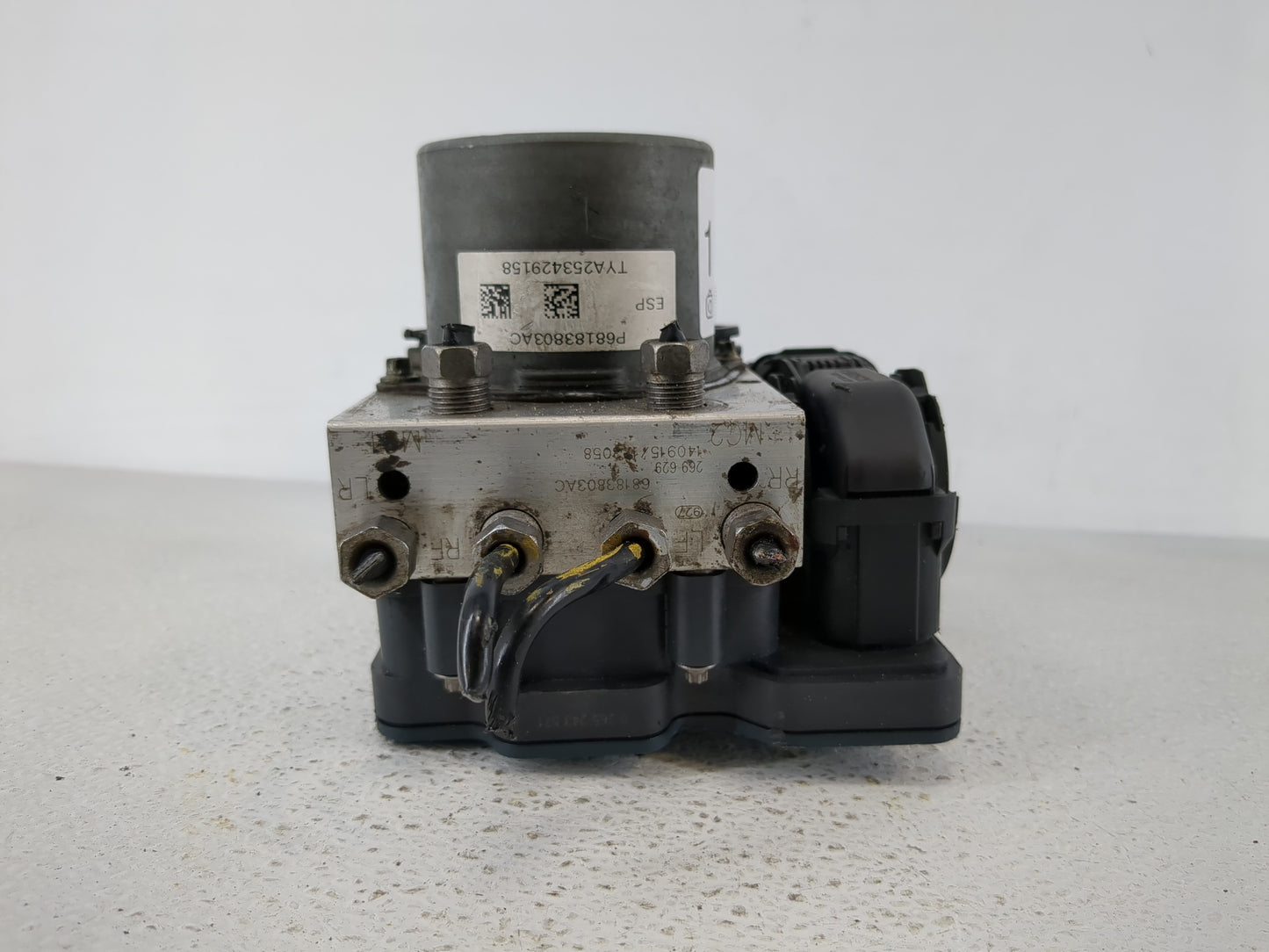 2015-2016 Chrysler Town & Country ABS Pump Control Module Replacement P/N:P68183803AC Fits Fits 2015 2016 2017 2018 2019 202