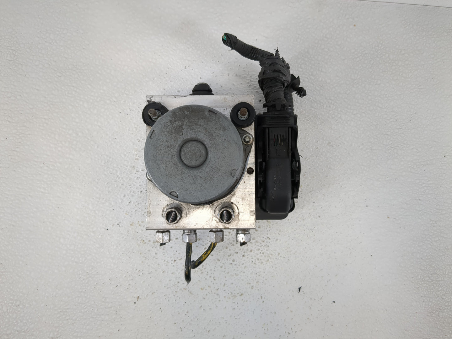 2015-2016 Chrysler Town & Country ABS Pump Control Module Replacement P/N:P68183803AC Fits Fits 2015 2016 2017 2018 2019 202