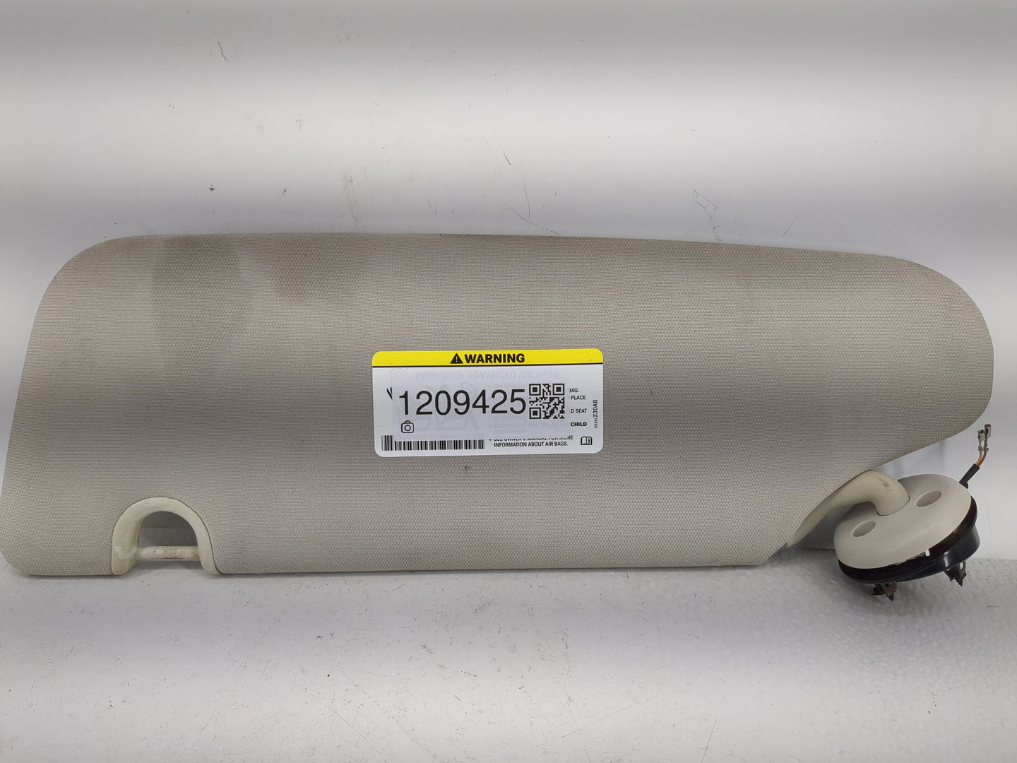 2011-2016 Chrysler Town & Country Sun Visor Shade Replacement Driver Left Mirror Fits OEM Used Auto Parts - Oemusedautoparts