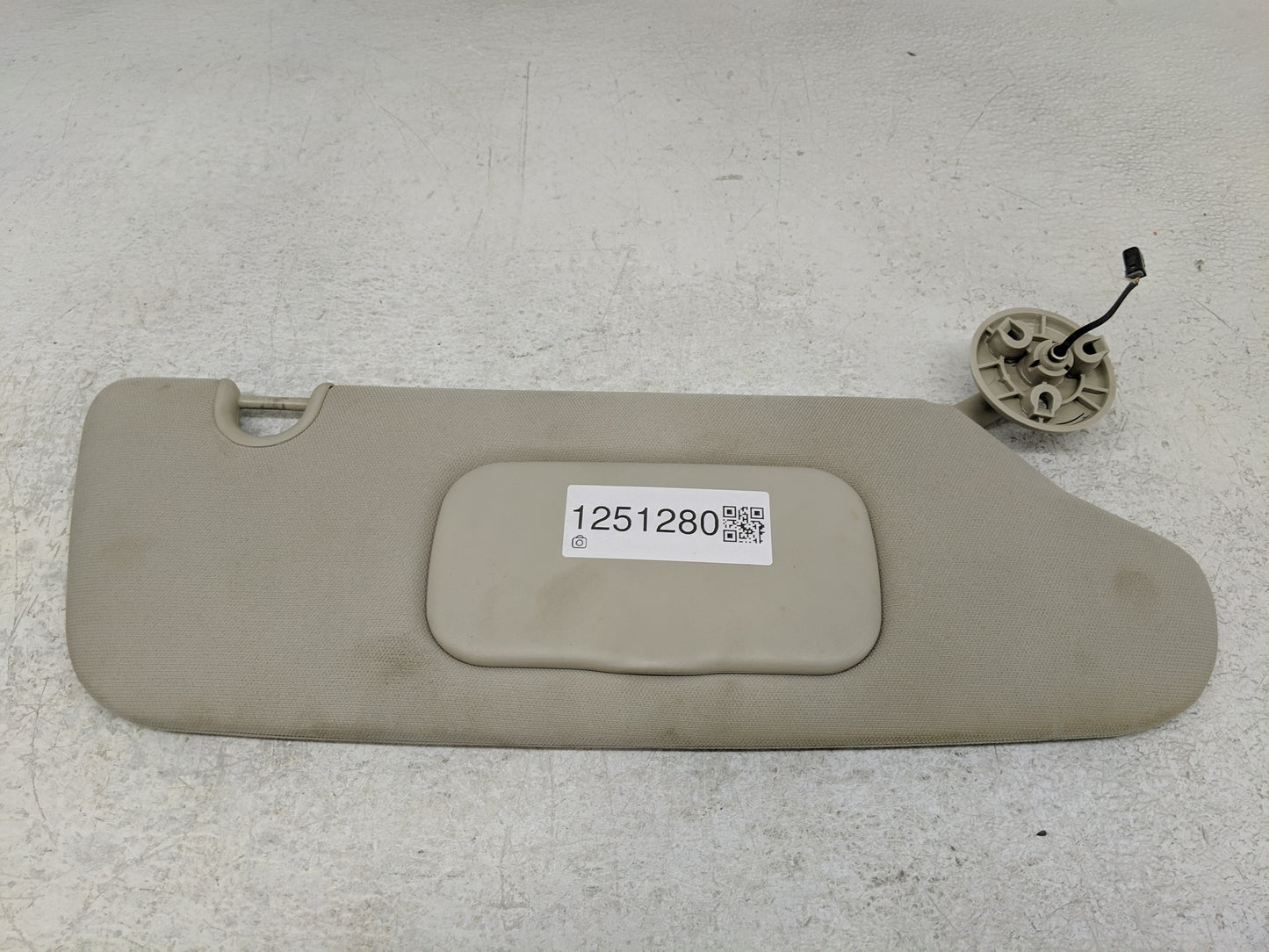 2011-2016 Chrysler Town & Country Sun Visor Shade Replacement Passenger Right Mirror Fits OEM Used Auto Parts - Oemusedautop