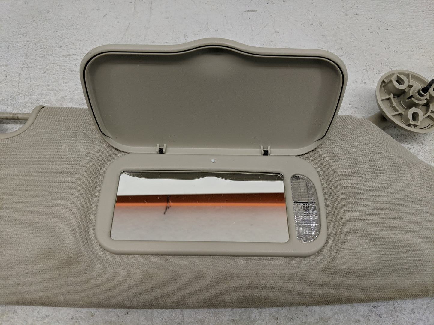 2011-2016 Chrysler Town & Country Sun Visor Shade Replacement Passenger Right Mirror Fits OEM Used Auto Parts - Oemusedautop