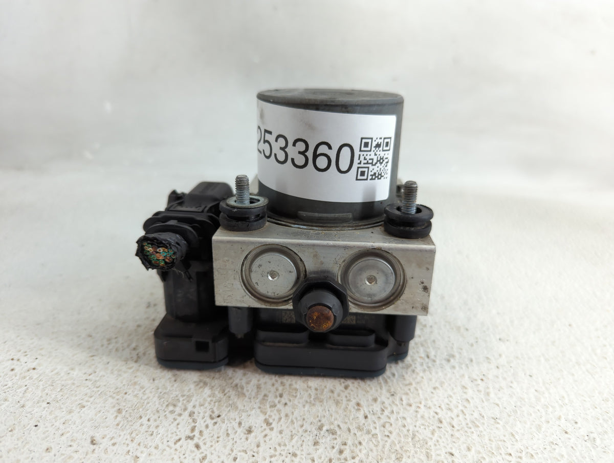 2015-2016 Chrysler Town & Country Anti-Lock Brake ABS Pump Module Actuator OEM P/N:P68183803AC Fits OEM Used Auto Parts - Oe