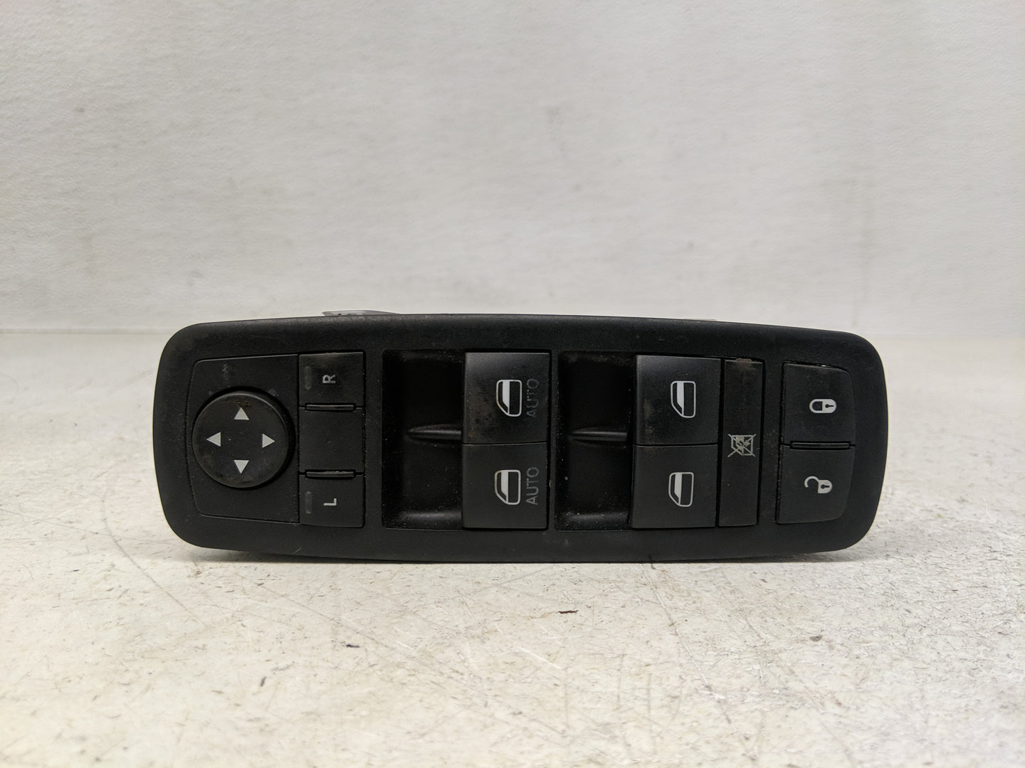 2012-2016 Chrysler Town & Country Master Power Window Switch Replacement Driver Side Left P/N:10 0914 31 68110871AA Fits OEM