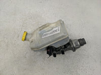 2012-2016 Chrysler Town & Country Brake Master Cylinder 1302312 - Oemusedautoparts1.com
