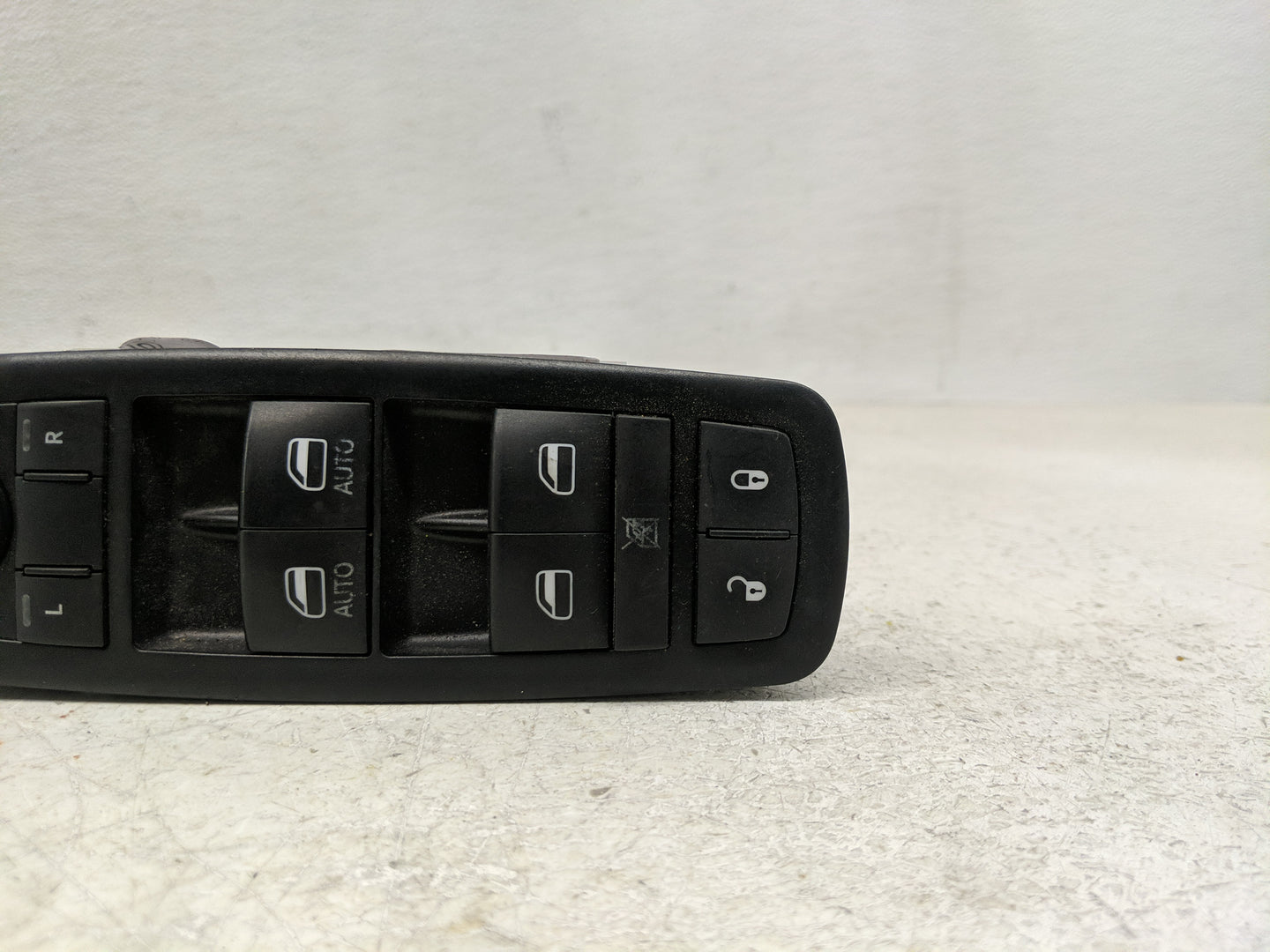 2012-2016 Chrysler Town & Country Master Power Window Switch Replacement Driver Side Left P/N:10 0914 31 68110871AA Fits OEM