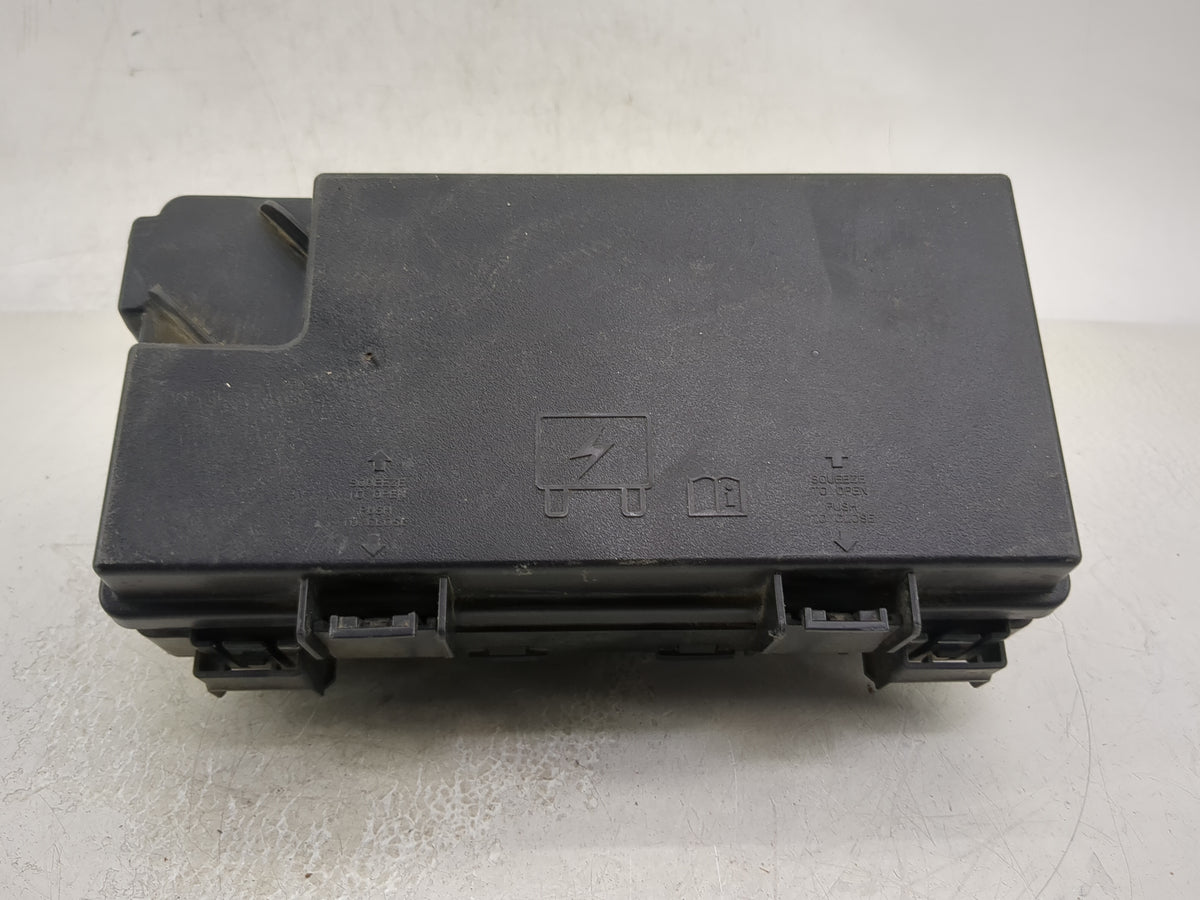 2015-2016 Chrysler Town & Country Fusebox Fuse Box Relay Module Tipm 1373457 - Oemusedautoparts1.com