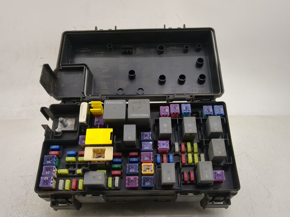 2015-2016 Chrysler Town & Country Fusebox Fuse Box Relay Module Tipm 1373457 - Oemusedautoparts1.com