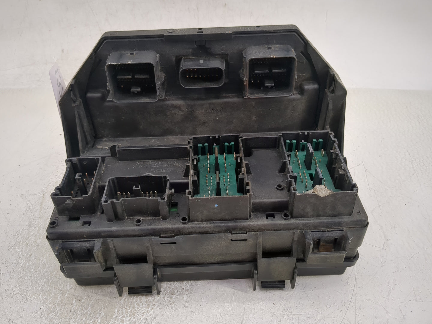 2015-2016 Chrysler Town & Country Fusebox Fuse Box Relay Module Tipm 1373457 - Oemusedautoparts1.com
