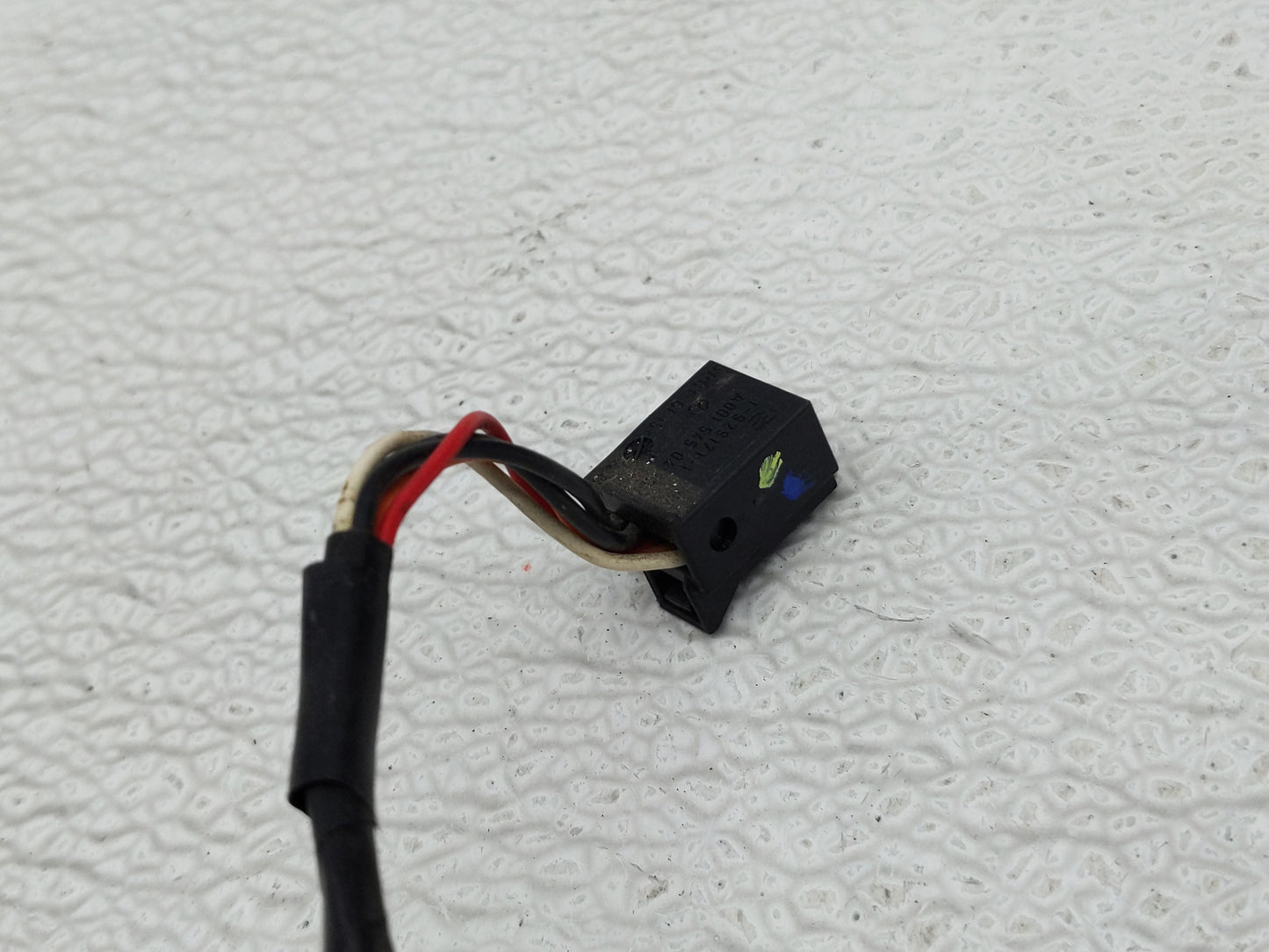 2011-2016 Chrysler Town & Country Driver Side View Mirror - Left Door Mirror OEM Used - Oemusedautoparts1.com