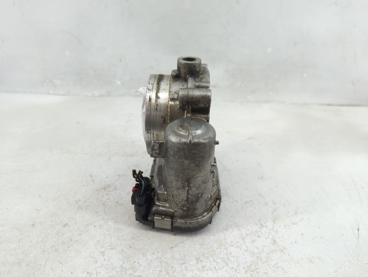 2011-2016 Chrysler Town & Country Throttle Body P/N:05184349AC Fits OEM Used Auto Parts - Oemusedautoparts1.com