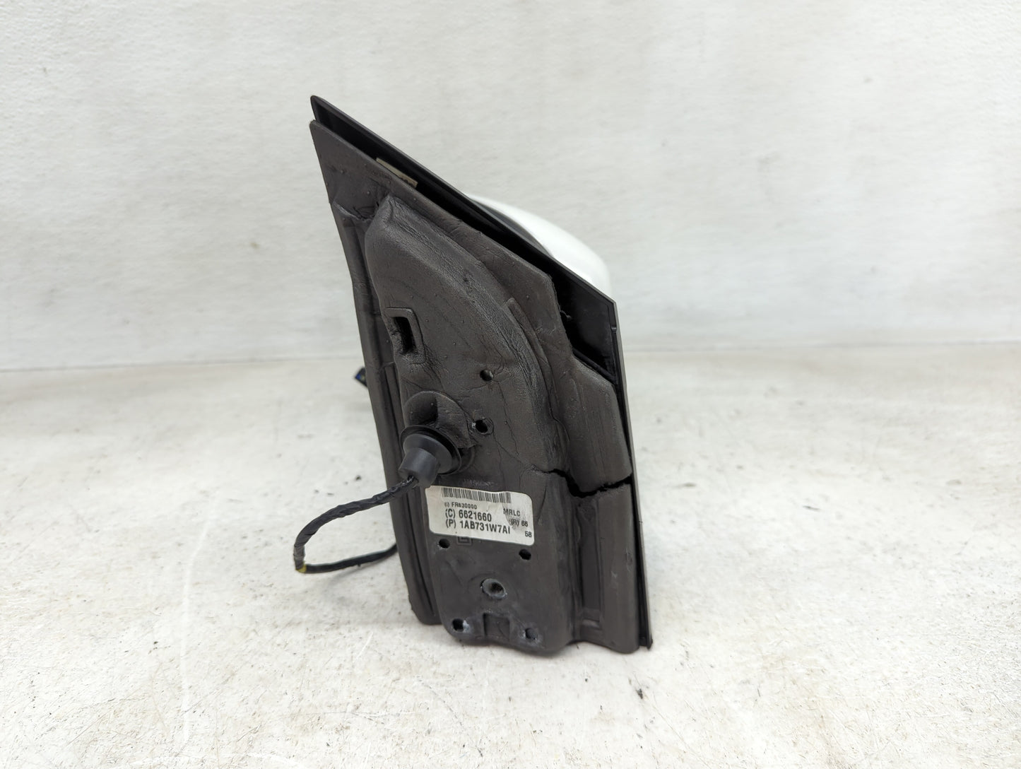 2011-2016 Chrysler Town & Country Driver Side View Mirror - Left Door Mirror OEM Used - Oemusedautoparts1.com