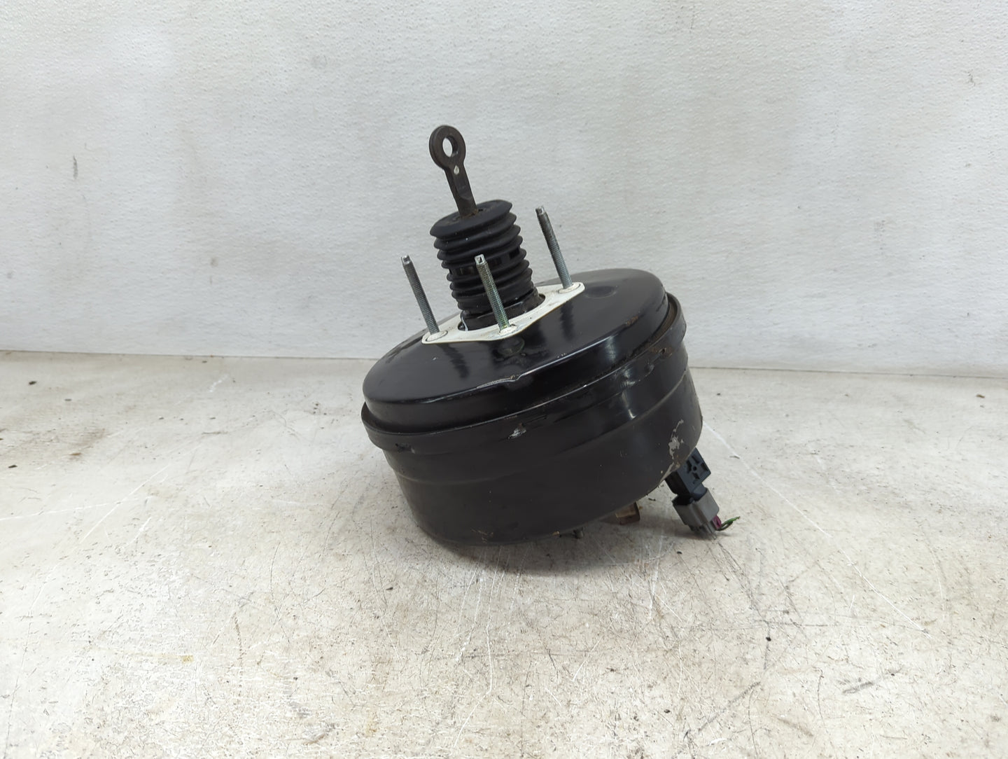 2013-2016 Chrysler Town & Country Power Brake Booster Oem - Oemusedautoparts1.com