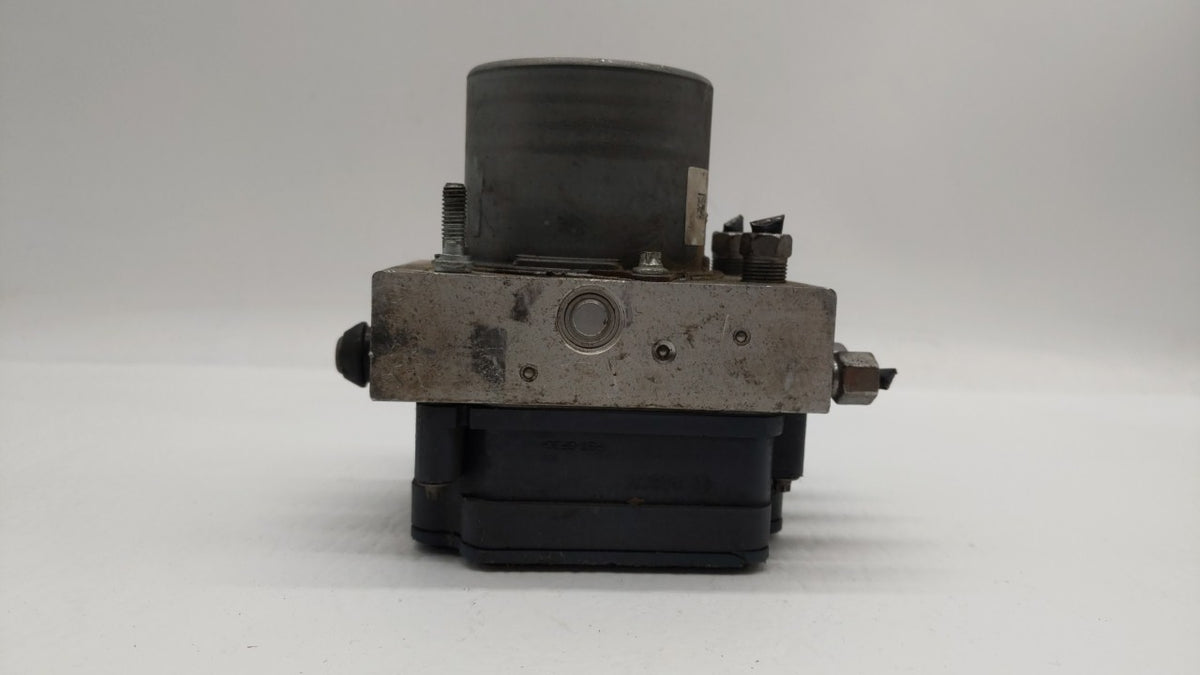 2014 Chrysler Town & Country Anti-Lock Brake ABS Pump Module Actuator OEM P/N:P68183803AC Fits OEM Used Auto Parts - Oemused