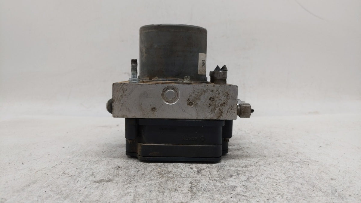 2014 Chrysler Town & Country Anti-Lock Brake ABS Pump Module Actuator OEM P/N:P68183803AC Fits OEM Used Auto Parts - Oemused