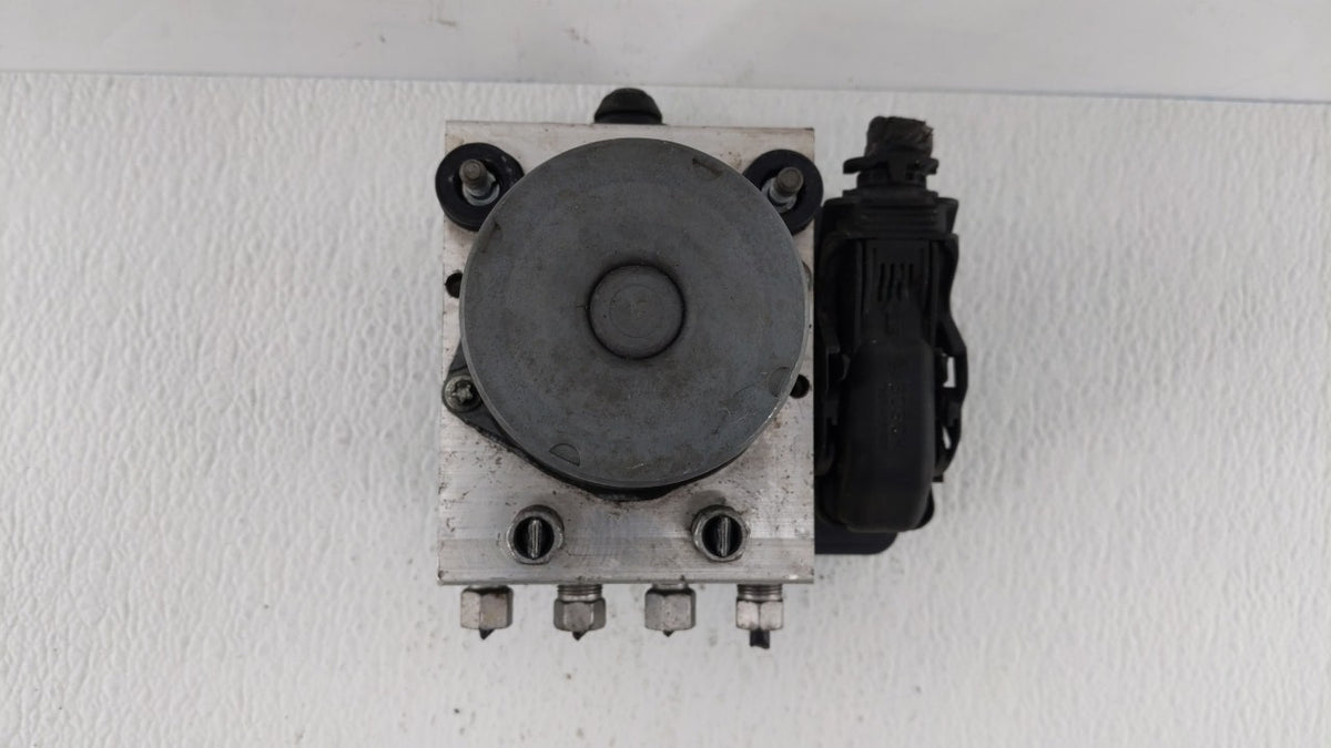 2014 Chrysler Town & Country Anti-Lock Brake ABS Pump Module Actuator OEM P/N:P68183803AC Fits OEM Used Auto Parts - Oemused