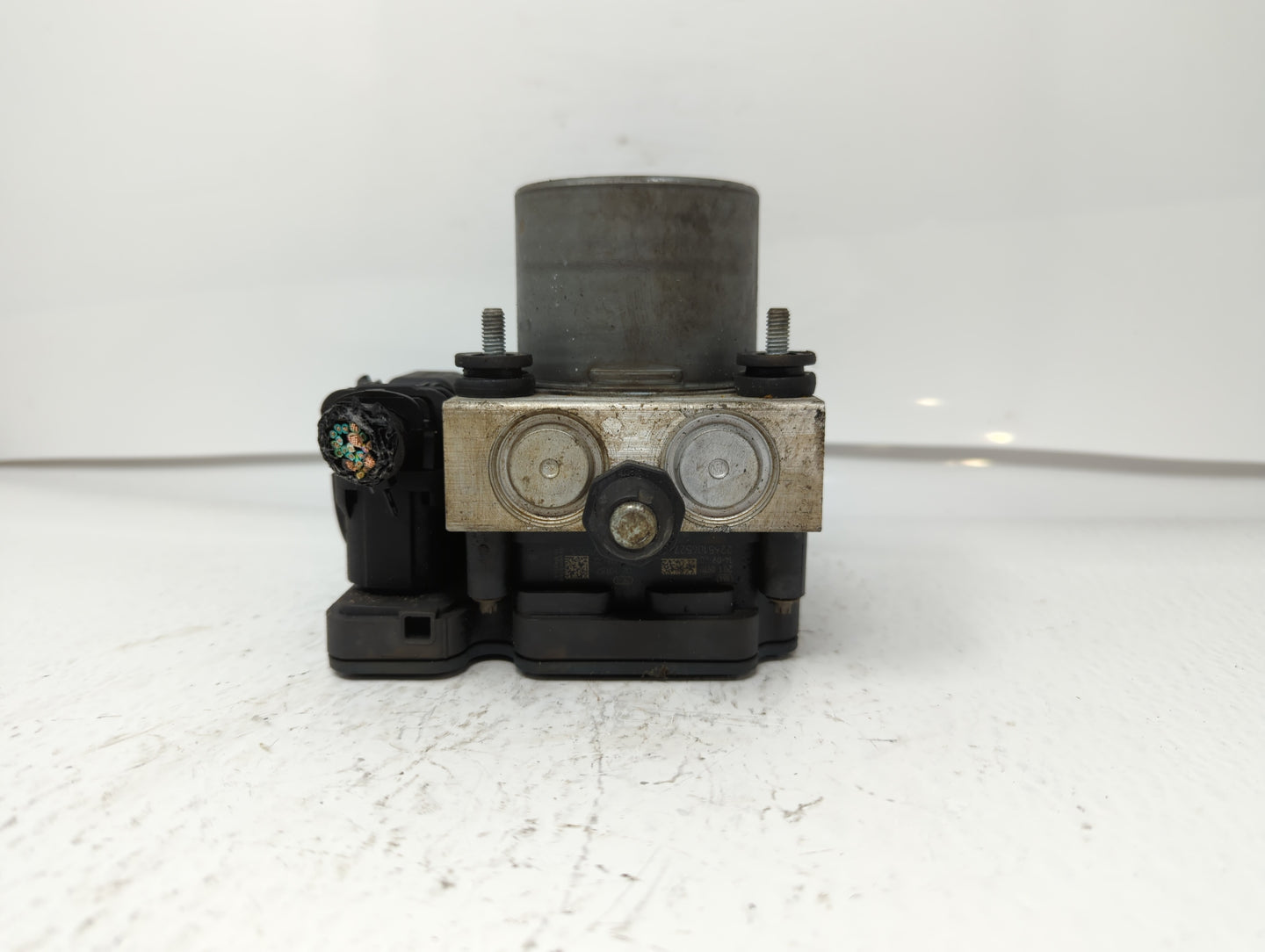 2014 Chrysler Town & Country ABS Pump Control Module Replacement P/N:P68183803AC Fits OEM Used Auto Parts - Oemusedautoparts