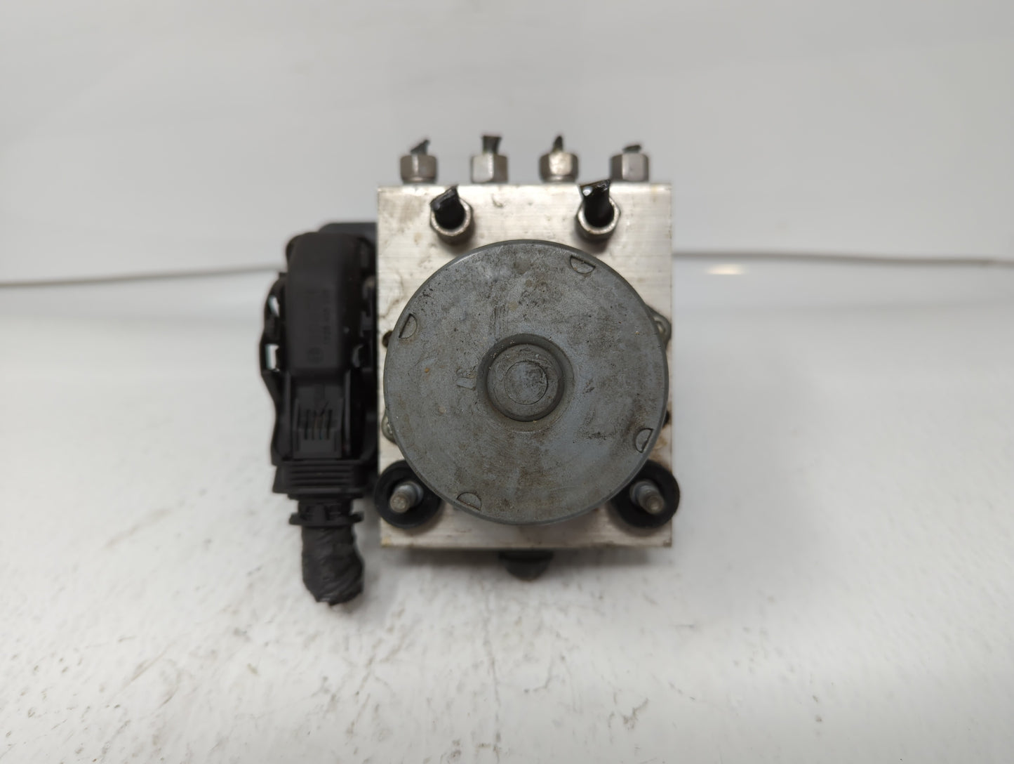 2014 Chrysler Town & Country ABS Pump Control Module Replacement P/N:P68183803AC Fits OEM Used Auto Parts - Oemusedautoparts