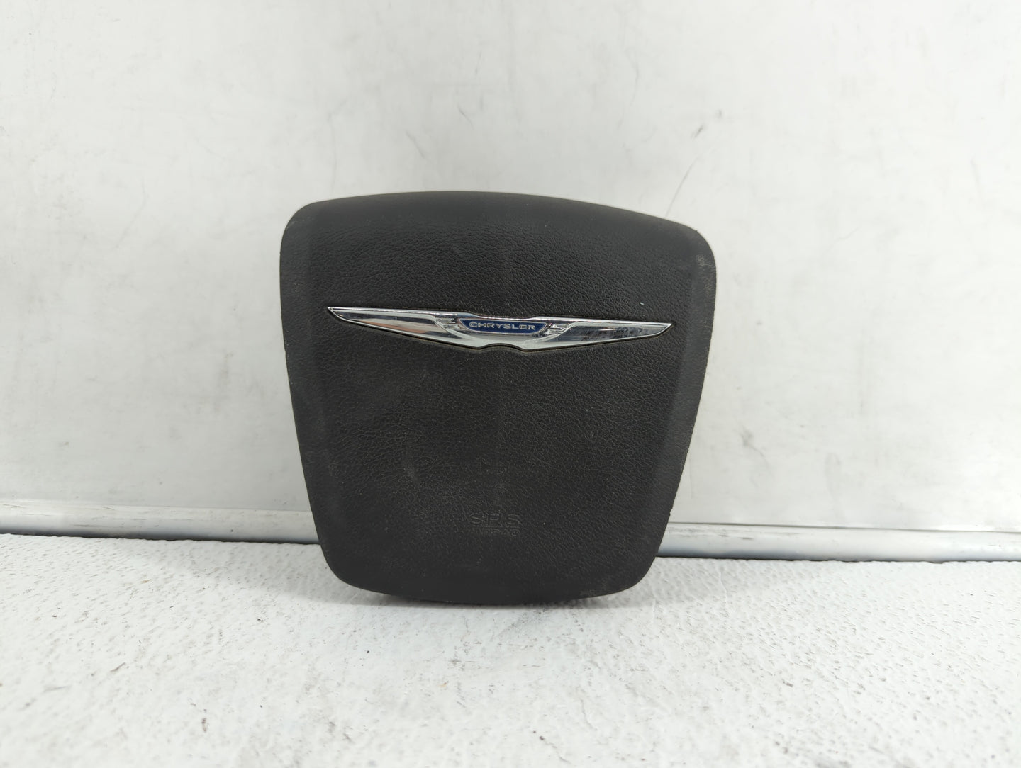 2015 Chrysler Town & Country Air Bag Driver Left Steering Wheel Mounted Fits Fits 2000 2001 2002 2003 2004 OEM Used Auto Par