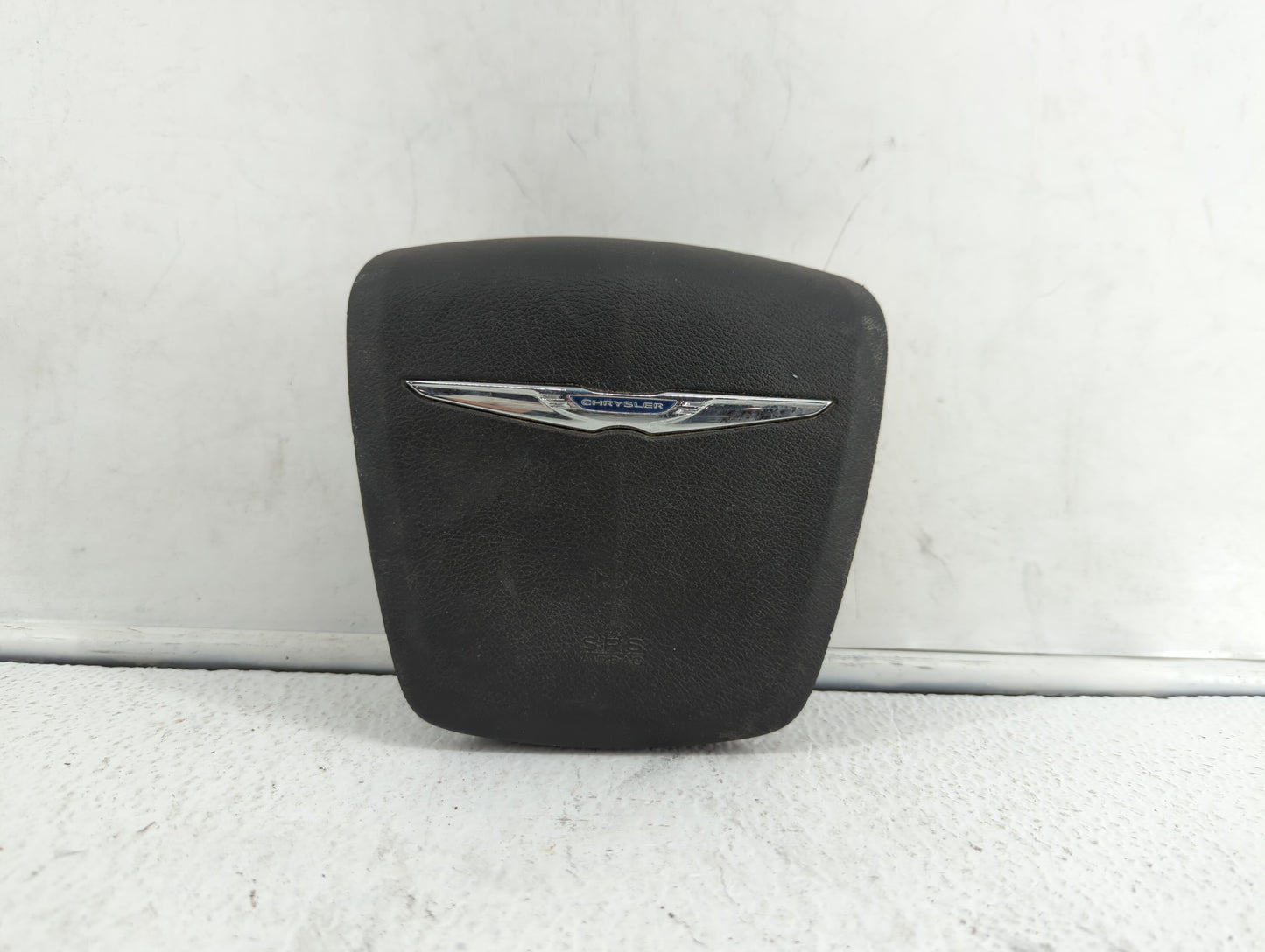 2015 Chrysler Town & Country Air Bag Driver Left Steering Wheel Mounted Fits Fits 2000 2001 2002 2003 2004 OEM Used Auto Par