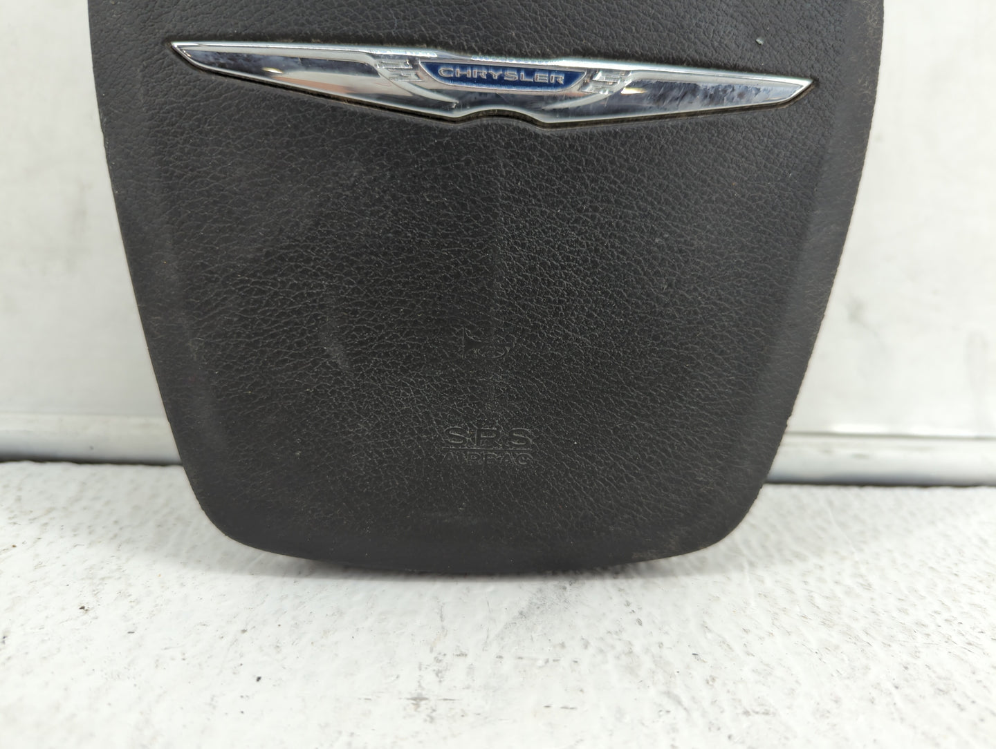 2015 Chrysler Town & Country Air Bag Driver Left Steering Wheel Mounted Fits Fits 2000 2001 2002 2003 2004 OEM Used Auto Par