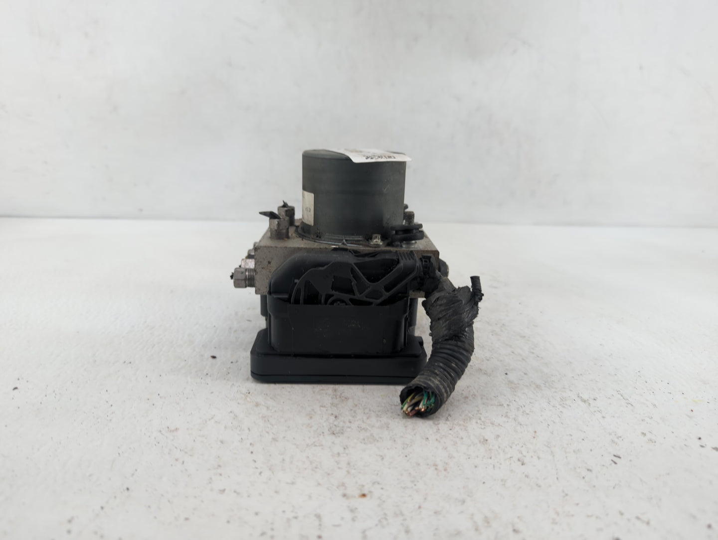 2014 Chrysler Town & Country ABS Pump Control Module Replacement P/N:68183803AC P68183803AC Fits OEM Used Auto Parts - Oemus