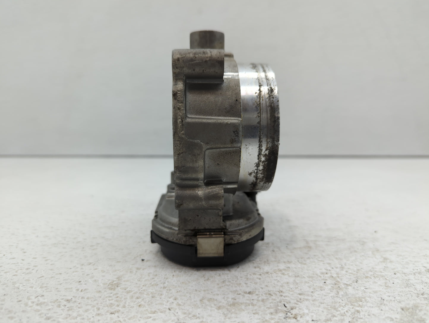 2011-2016 Chrysler Town & Country Throttle Body P/N:05184349AC Fits OEM Used Auto Parts - Oemusedautoparts1.com
