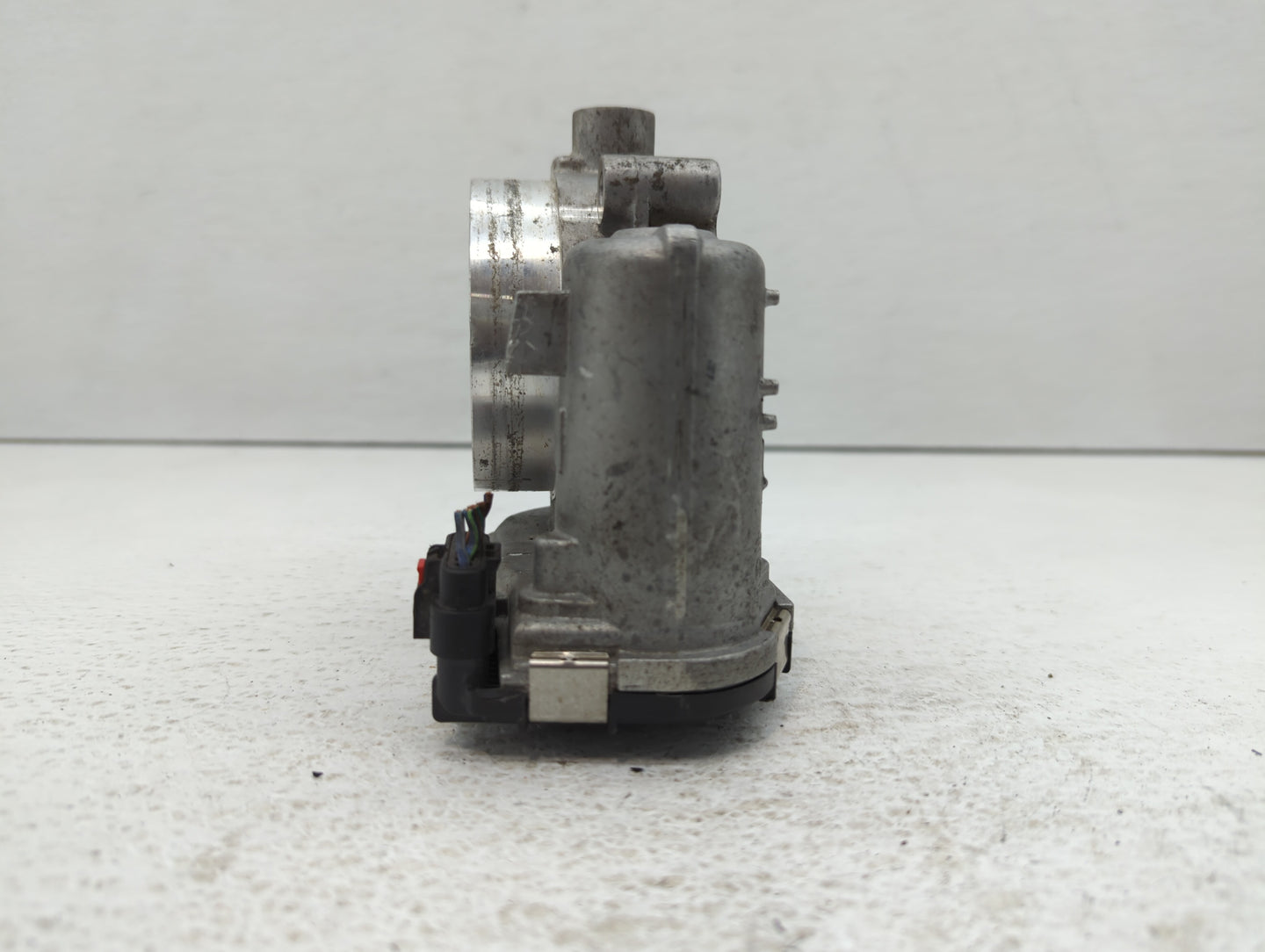 2011-2016 Chrysler Town & Country Throttle Body P/N:05184349AC Fits OEM Used Auto Parts - Oemusedautoparts1.com