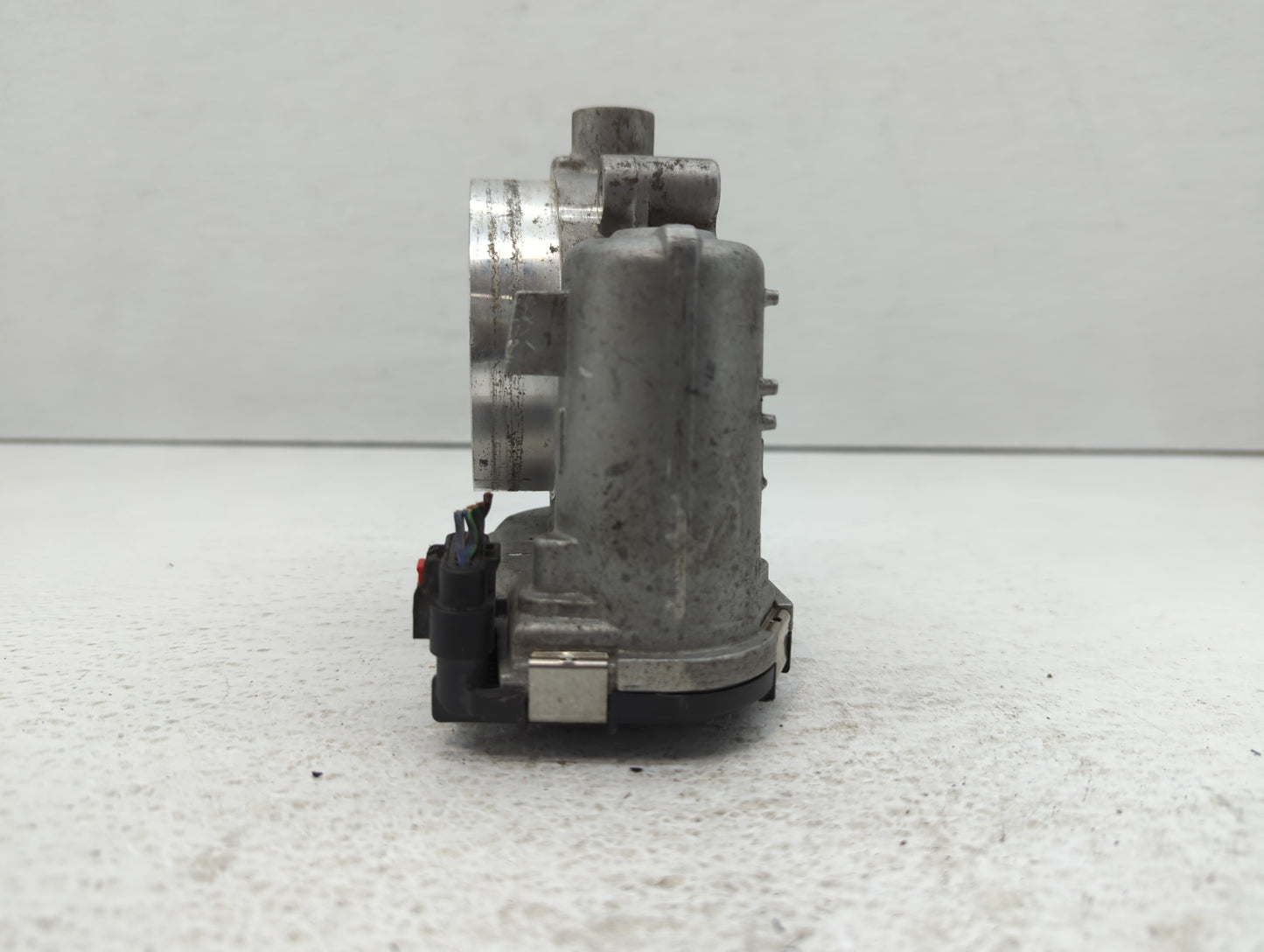 2011-2016 Chrysler Town & Country Throttle Body P/N:05184349AC Fits OEM Used Auto Parts - Oemusedautoparts1.com