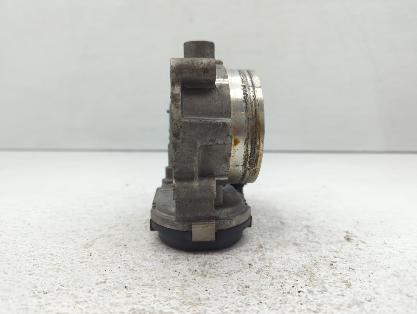 2011-2016 Chrysler Town & Country Throttle Body P/N:05184349AC Fits OEM Used Auto Parts - Oemusedautoparts1.com