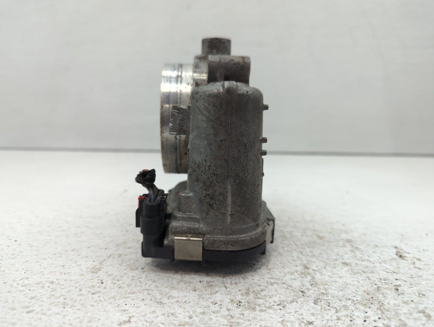 2011-2016 Chrysler Town & Country Throttle Body P/N:05184349AC Fits OEM Used Auto Parts - Oemusedautoparts1.com
