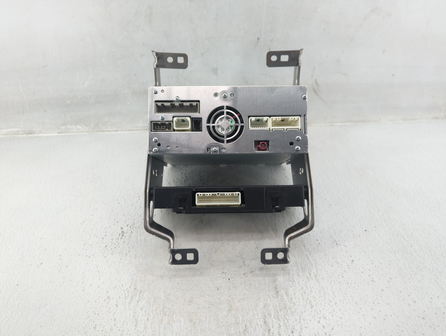 2012-2016 Chrysler Town & Country Am Fm Cd Player Radio Receiver - Oemusedautoparts1.com