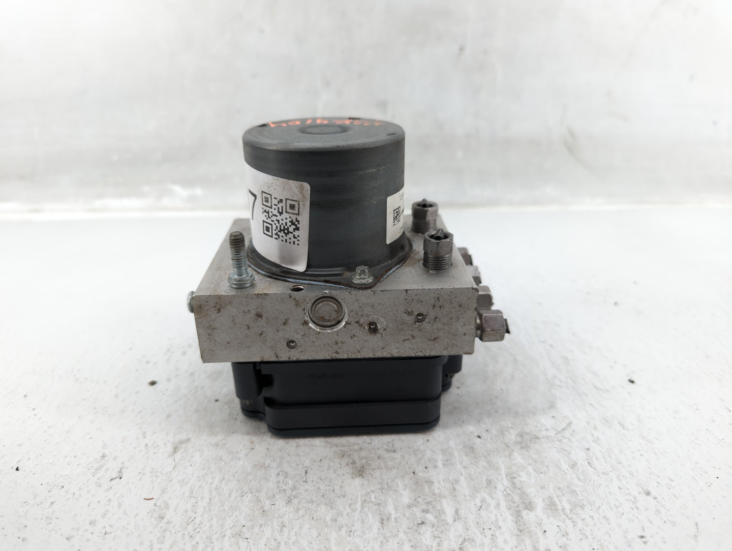 2014 Chrysler Town & Country ABS Pump Control Module Replacement P/N:68183803AC Fits OEM Used Auto Parts - Oemusedautoparts1
