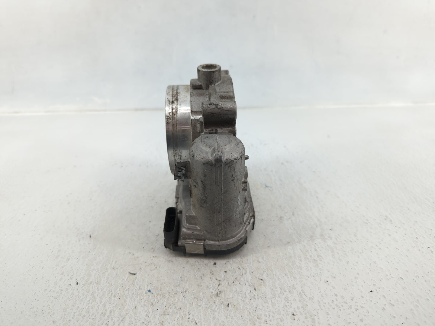 2011-2016 Chrysler Town & Country Throttle Body P/N:- 280 750 570 05184349AC Fits OEM Used Auto Parts - Oemusedautoparts1.co