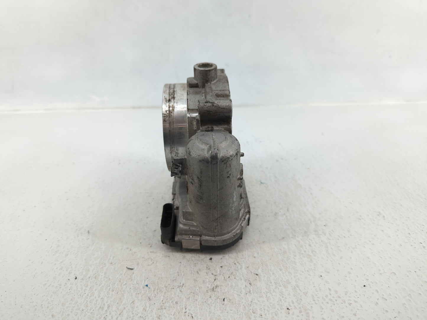 2011-2016 Chrysler Town & Country Throttle Body P/N:- 280 750 570 05184349AC Fits OEM Used Auto Parts - Oemusedautoparts1.co