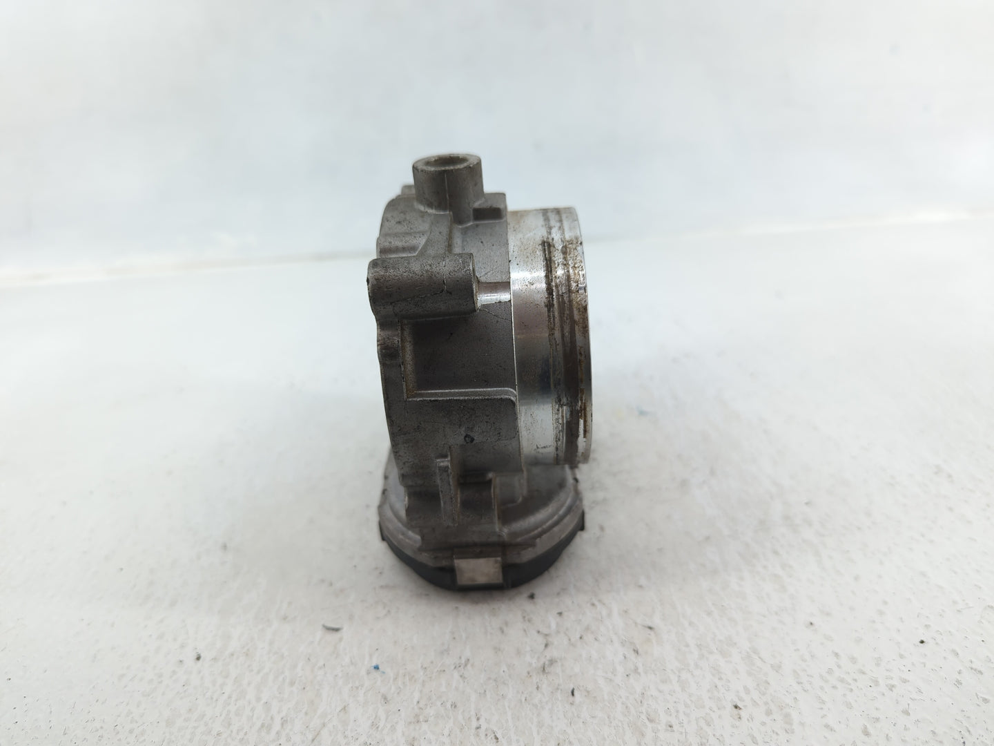 2011-2016 Chrysler Town & Country Throttle Body P/N:- 280 750 570 05184349AC Fits OEM Used Auto Parts - Oemusedautoparts1.co