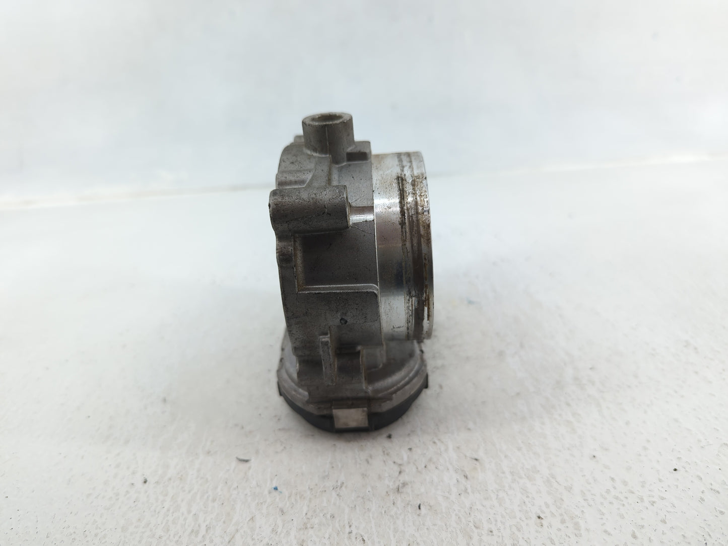 2011-2016 Chrysler Town & Country Throttle Body P/N:- 280 750 570 05184349AC Fits OEM Used Auto Parts - Oemusedautoparts1.co