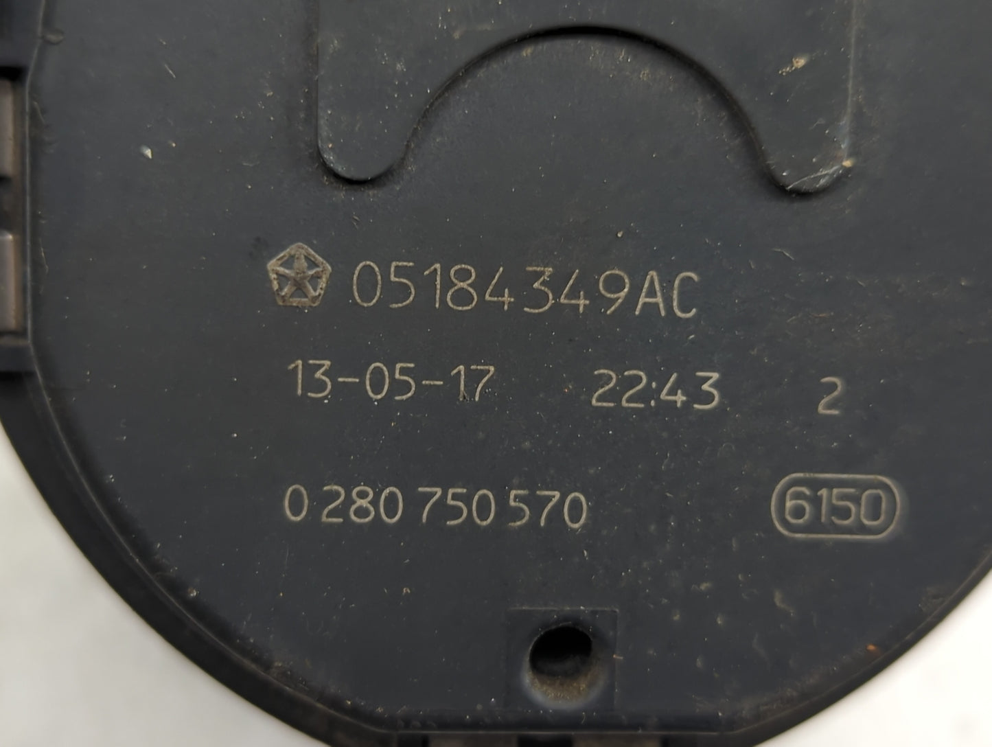 2011-2016 Chrysler Town & Country Throttle Body P/N:- 280 750 570 05184349AC Fits OEM Used Auto Parts - Oemusedautoparts1.co
