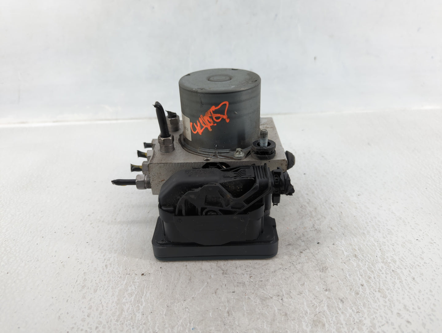 2014 Chrysler Town & Country ABS Pump Control Module Replacement P/N:141010 269 629, 68183803AC Fits OEM Used Auto Parts - O