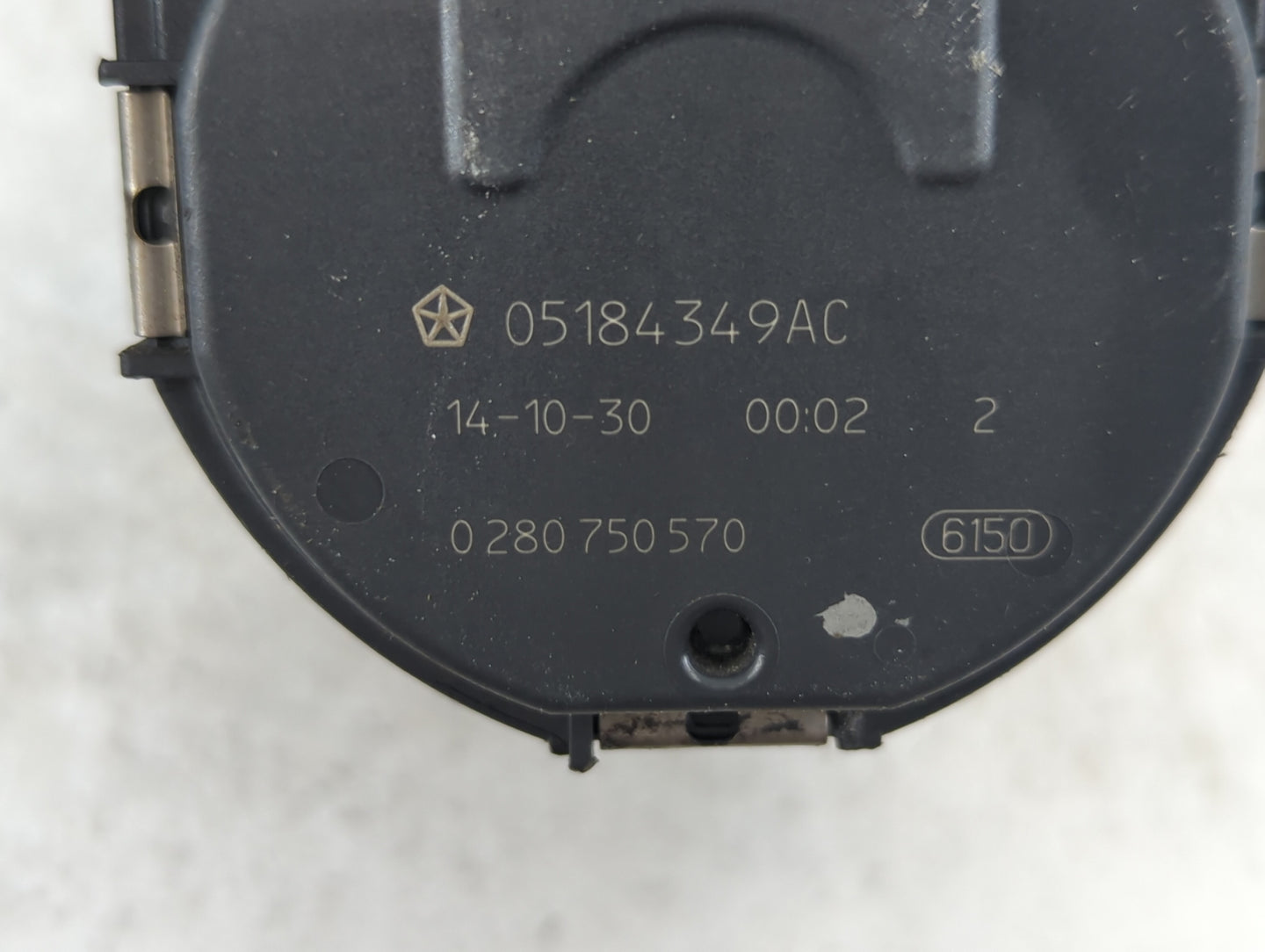 2011-2016 Chrysler Town & Country Throttle Body P/N:05184349AC Fits OEM Used Auto Parts - Oemusedautoparts1.com