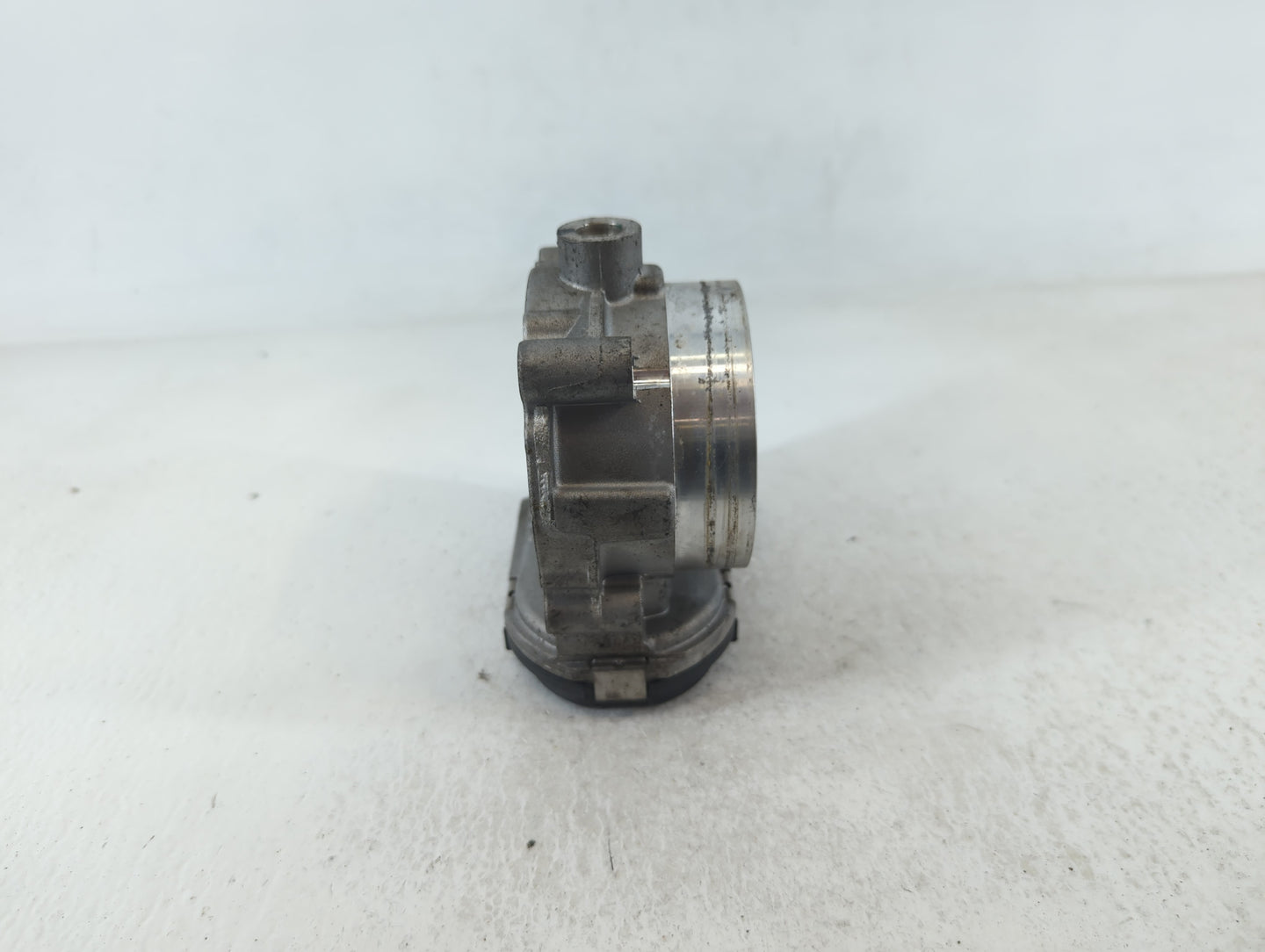 2011-2016 Chrysler Town & Country Throttle Body P/N:05184 349AC Fits OEM Used Auto Parts - Oemusedautoparts1.com