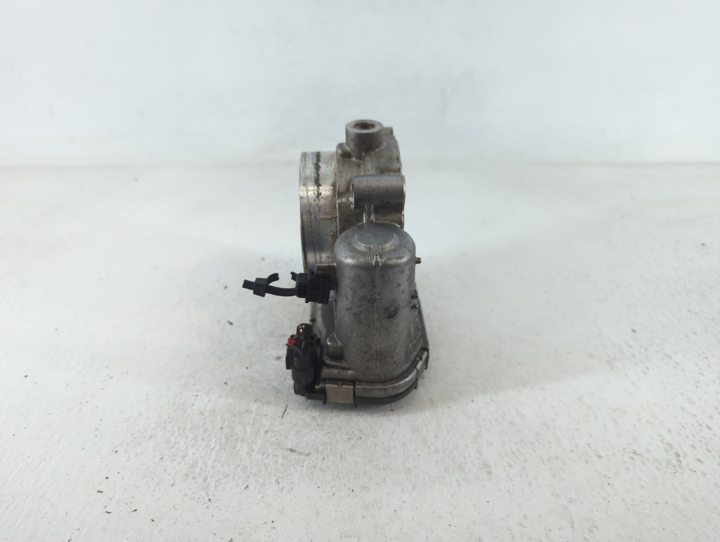 2011-2016 Chrysler Town & Country Throttle Body P/N:0 280 750 570 05184349AC Fits OEM Used Auto Parts - Oemusedautoparts1.co