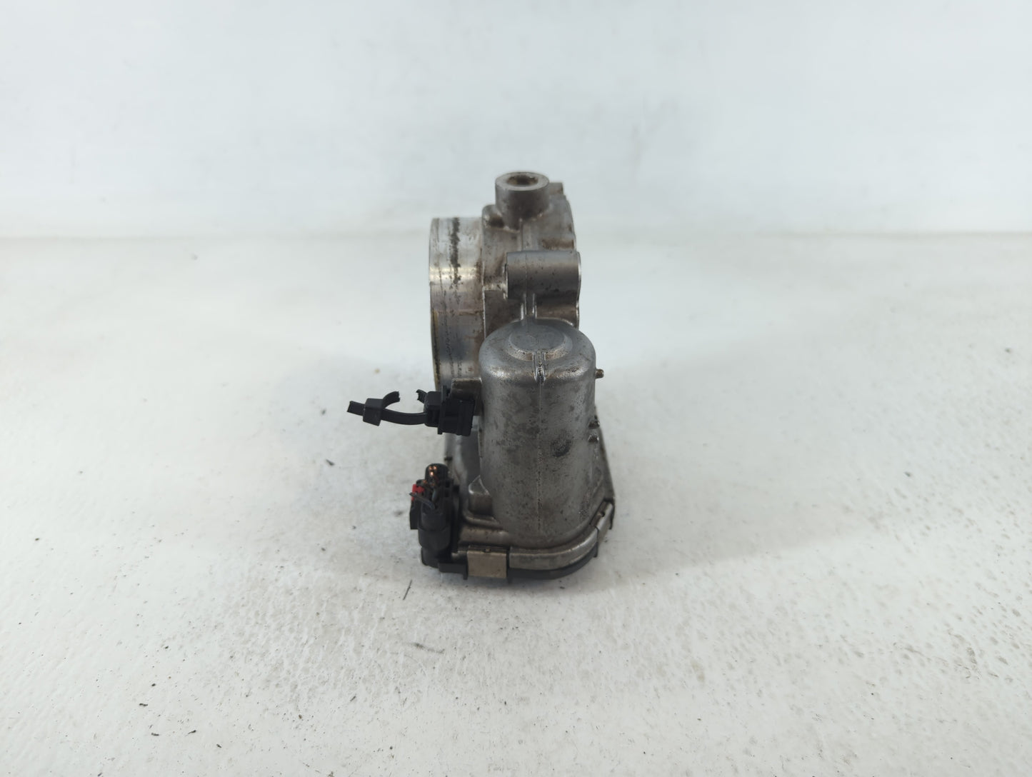 2011-2016 Chrysler Town & Country Throttle Body P/N:0 280 750 570 05184349AC Fits OEM Used Auto Parts - Oemusedautoparts1.co