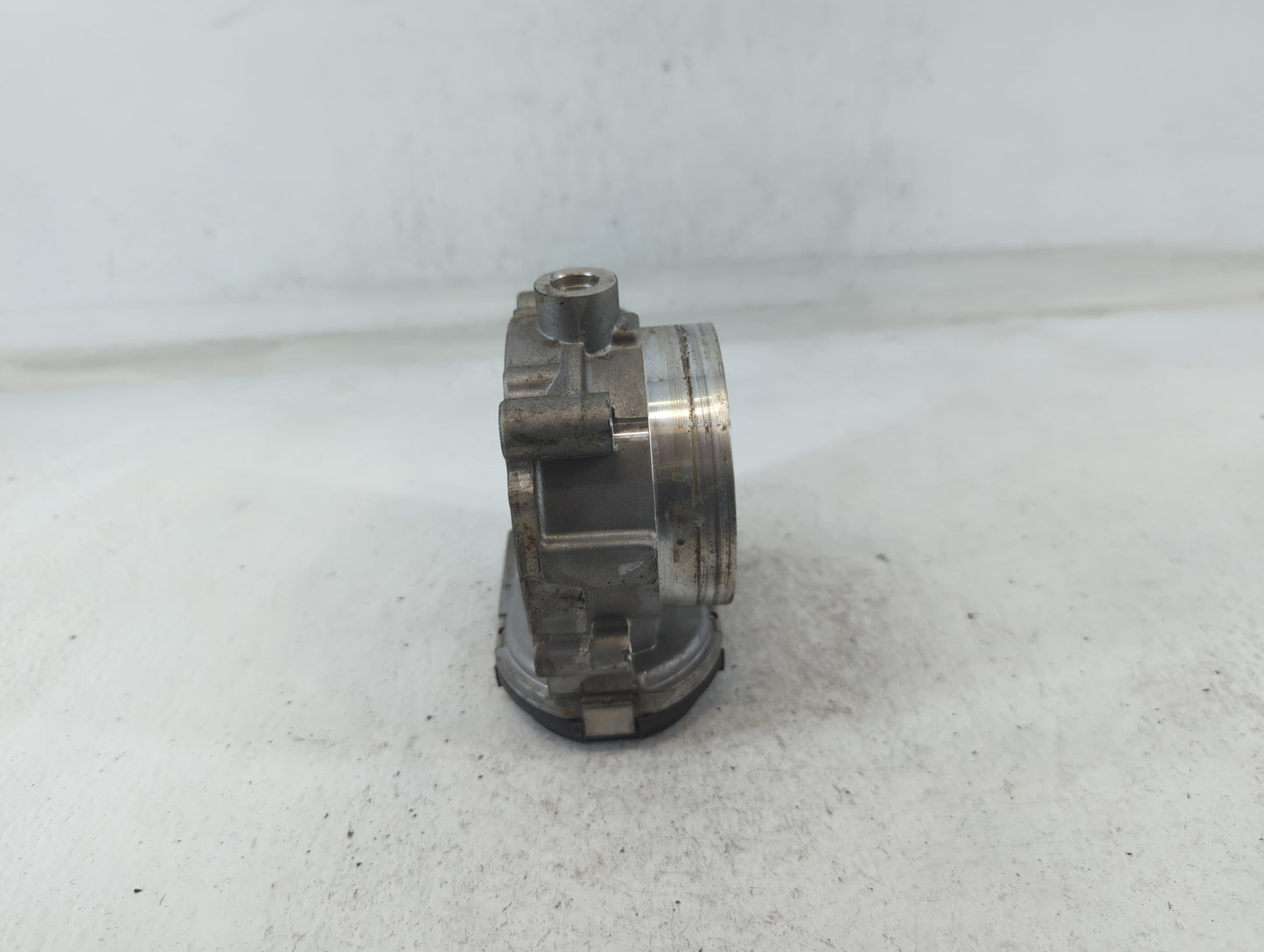 2011-2016 Chrysler Town & Country Throttle Body P/N:05184349AC Fits OEM Used Auto Parts - Oemusedautoparts1.com