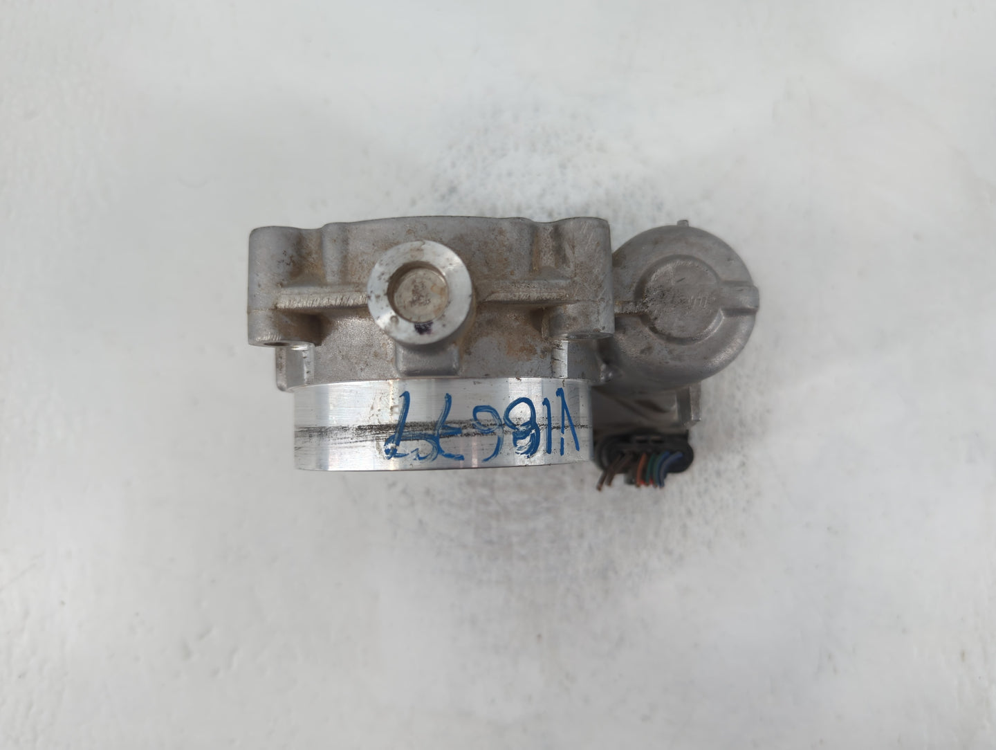 2011-2016 Chrysler Town & Country Throttle Body P/N:05184 349AC 0 280 750 570 Fits OEM Used Auto Parts - Oemusedautoparts1.c