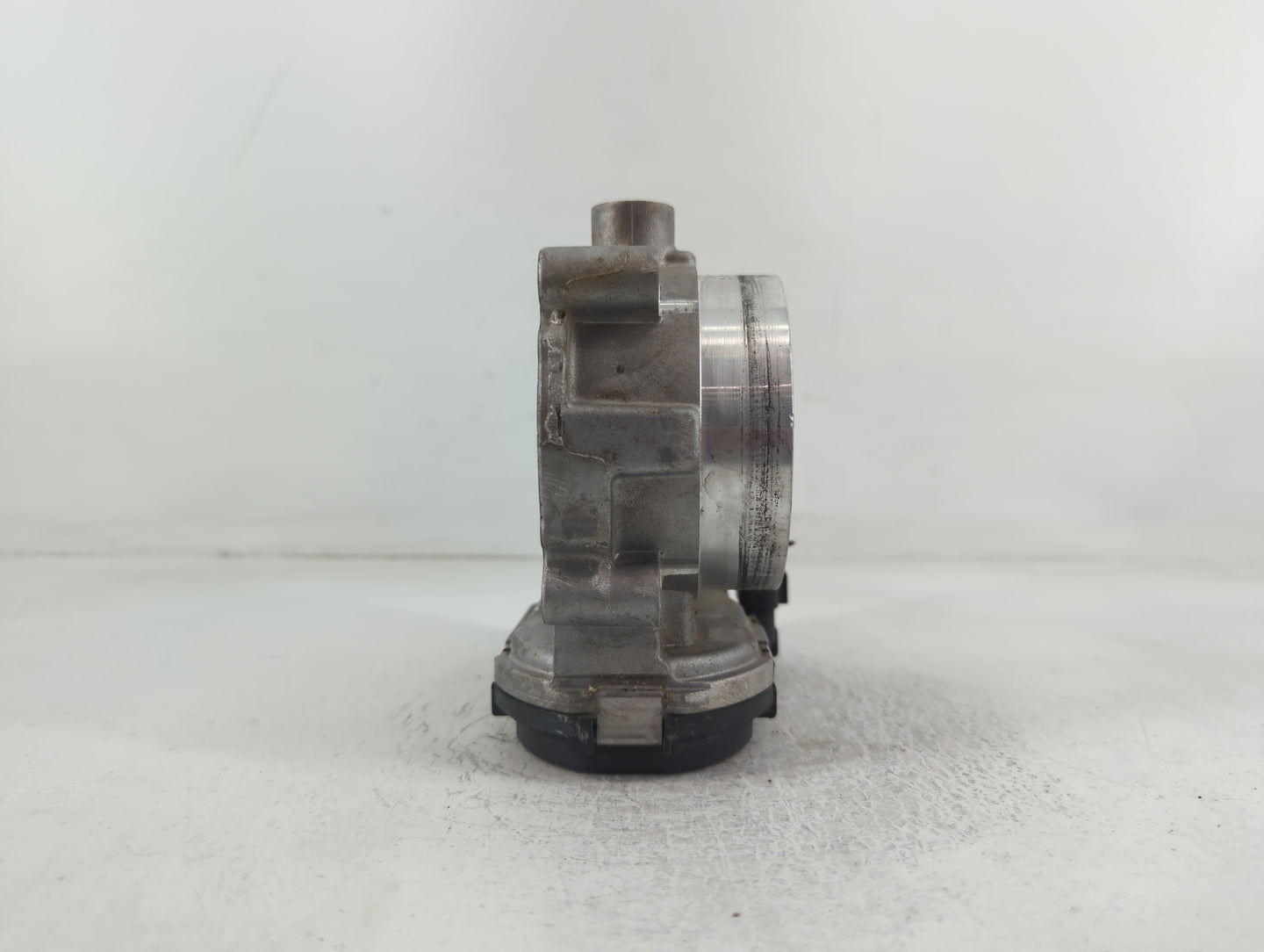 2011-2016 Chrysler Town & Country Throttle Body P/N:05184 349AC 0 280 750 570 Fits OEM Used Auto Parts - Oemusedautoparts1.c