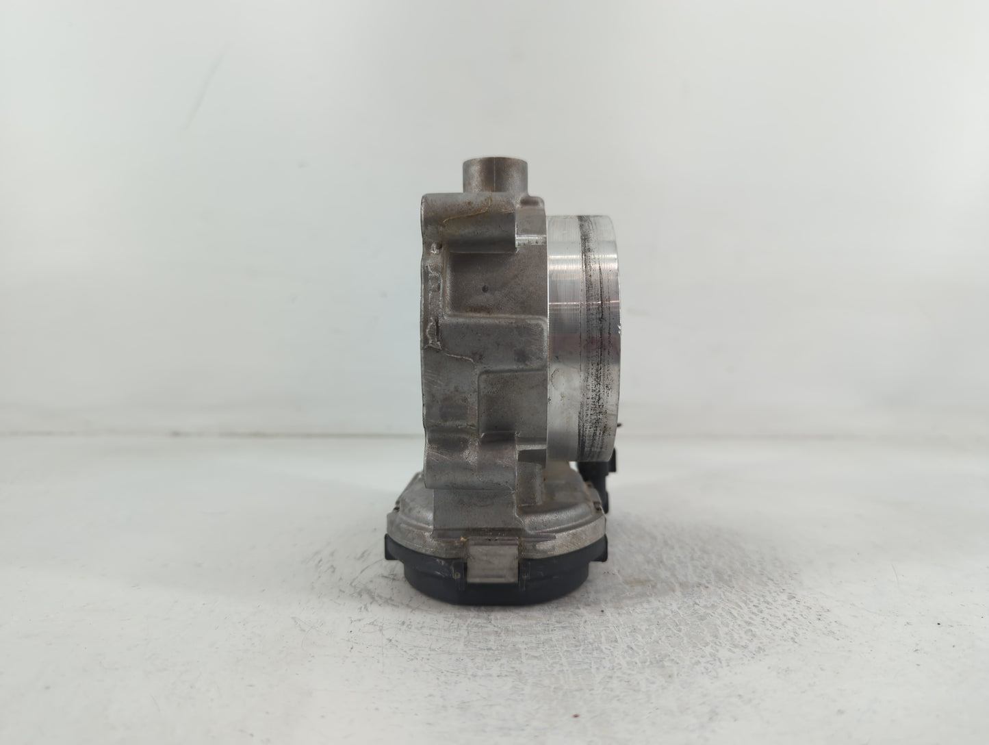 2011-2016 Chrysler Town & Country Throttle Body P/N:05184 349AC 0 280 750 570 Fits OEM Used Auto Parts - Oemusedautoparts1.c