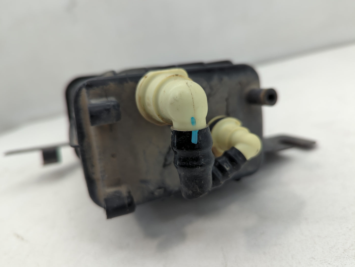 2015 Chrysler Town & Country Fuel Vapor Charcoal Canister - Oemusedautoparts1.com