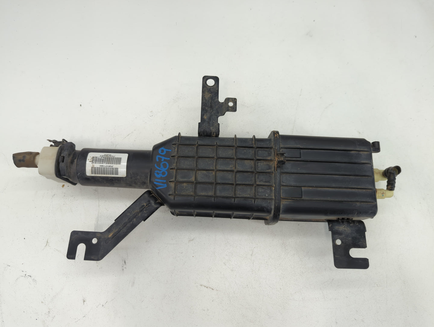 2015 Chrysler Town & Country Fuel Vapor Charcoal Canister - Oemusedautoparts1.com